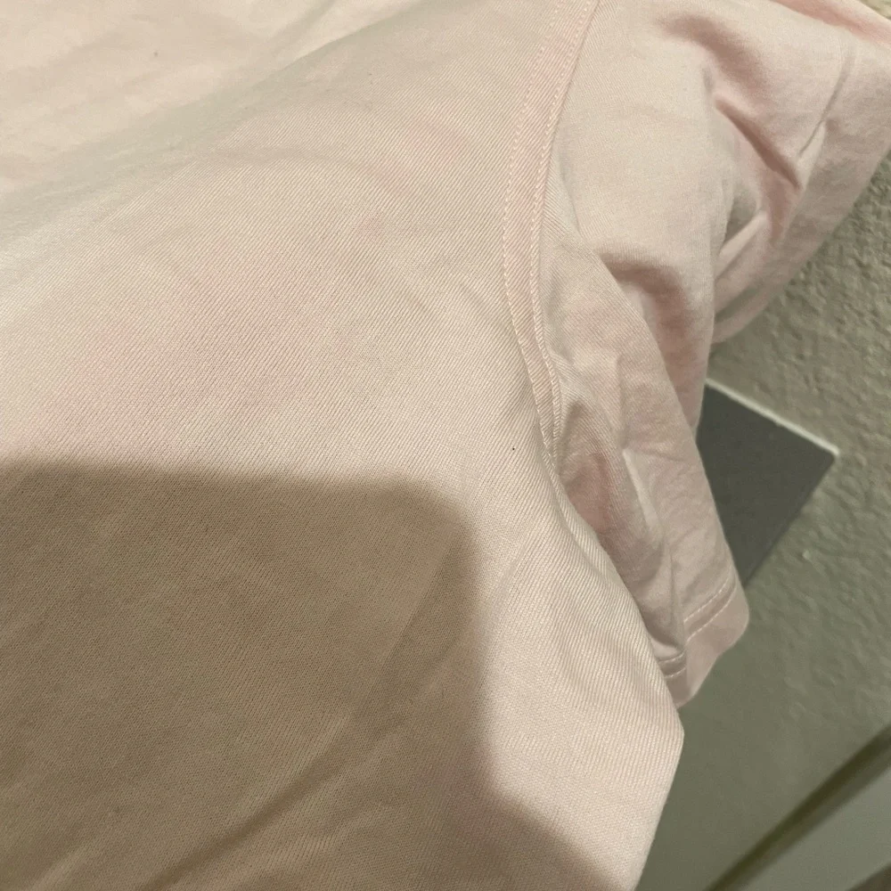 Pink Burberry t-shirt - Picture 2 of 8
